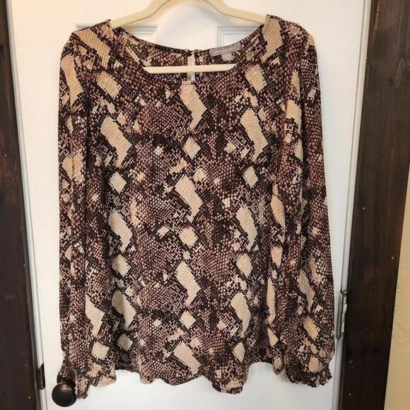 Tops - Peace & Pearls Women's Snakeskin Print Blouse - Size Medium